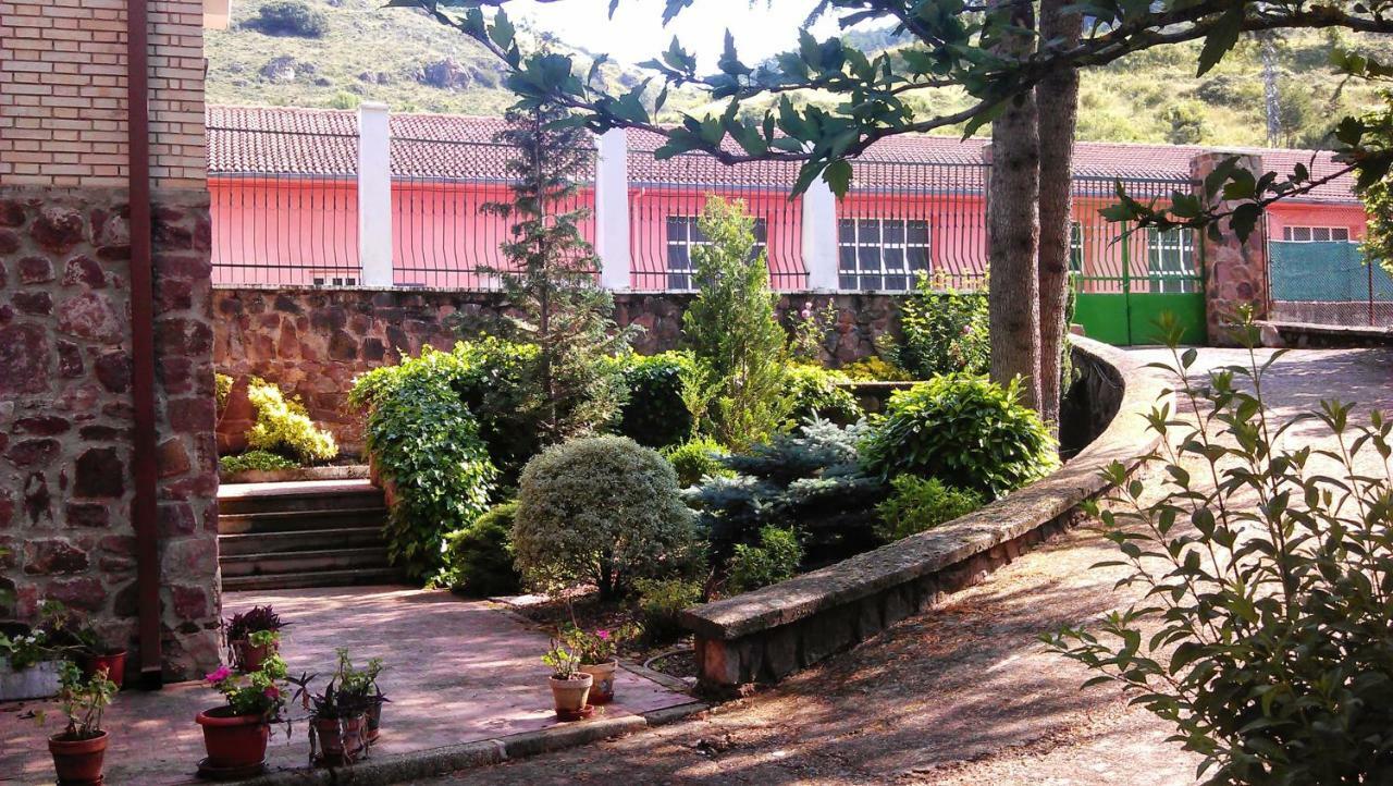 Villa Casa De Julio Marroquin Pradoluengo Esterno foto